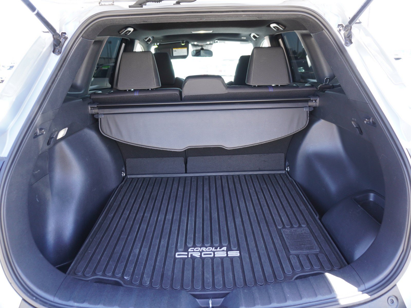Used 2024 Toyota Corolla Cross AWD Hybrid w/ Moonroof Package image 12