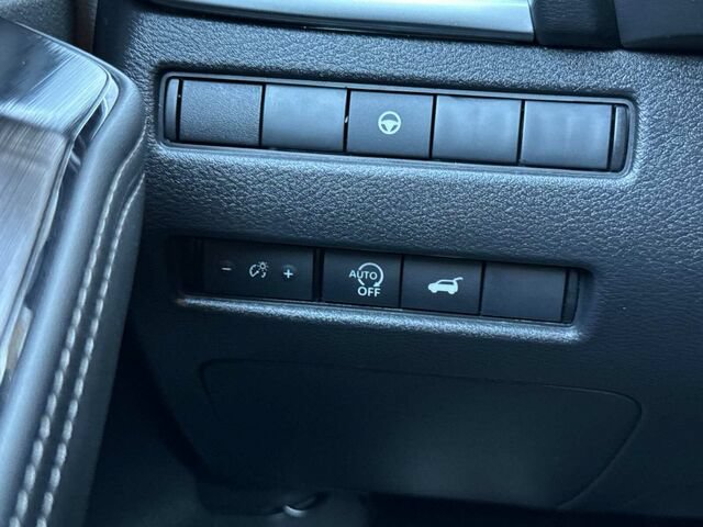 Used 2026 Nissan Rogue SV FWD image 30