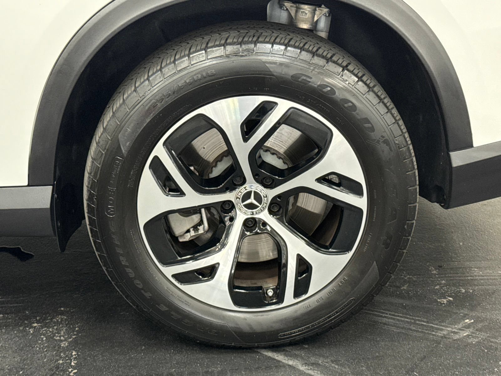 Used 2025 Mercedes-Benz GLC 350e 4MATIC image 19