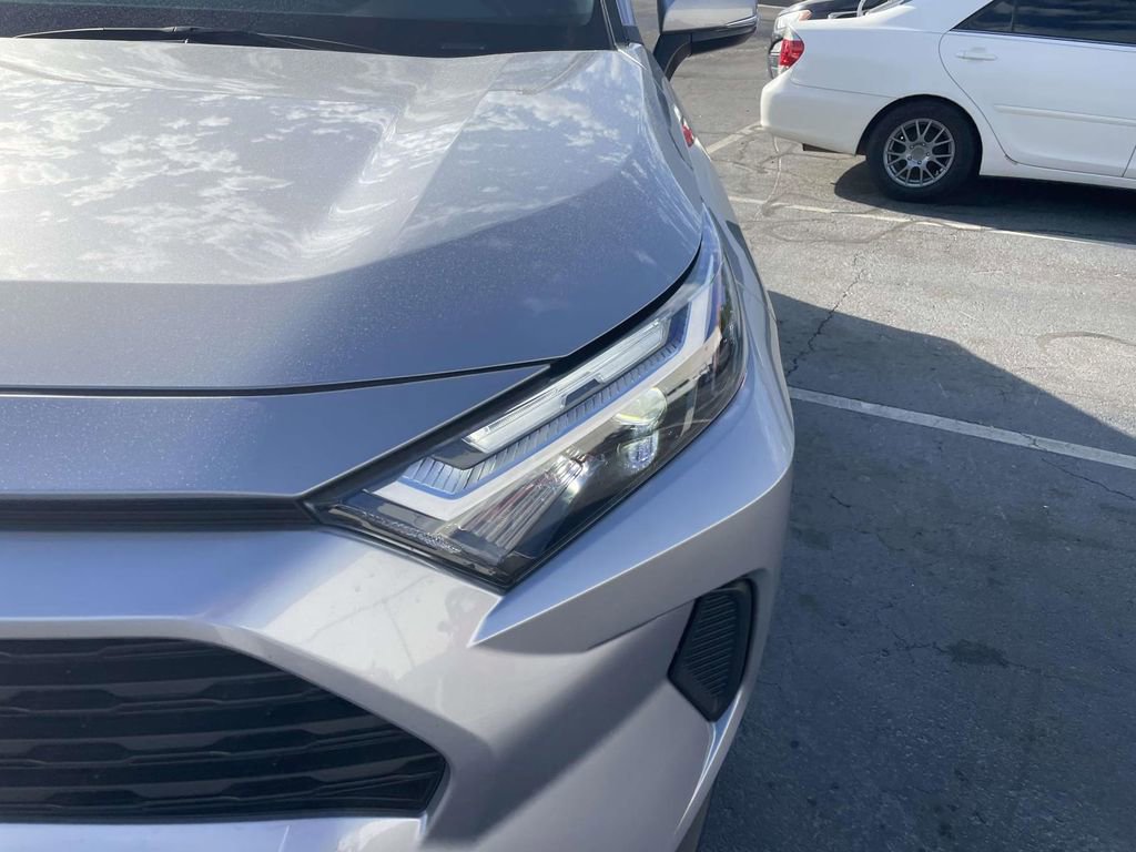 Used 2025 Toyota RAV4 XLE image 14