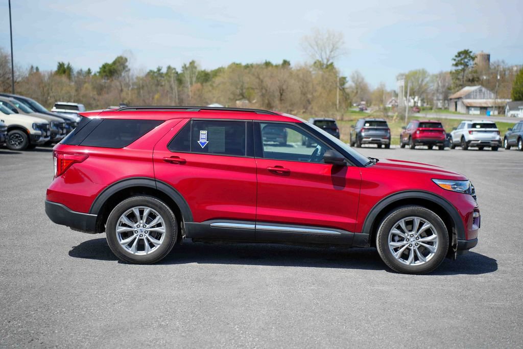 Used 2023 Ford Explorer XLT w/ Equipment Group 202A AWD/4WD image 4