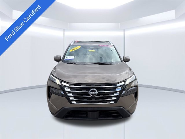 Used 2024 Nissan Rogue SV w/ SV Premium Package FWD image 2