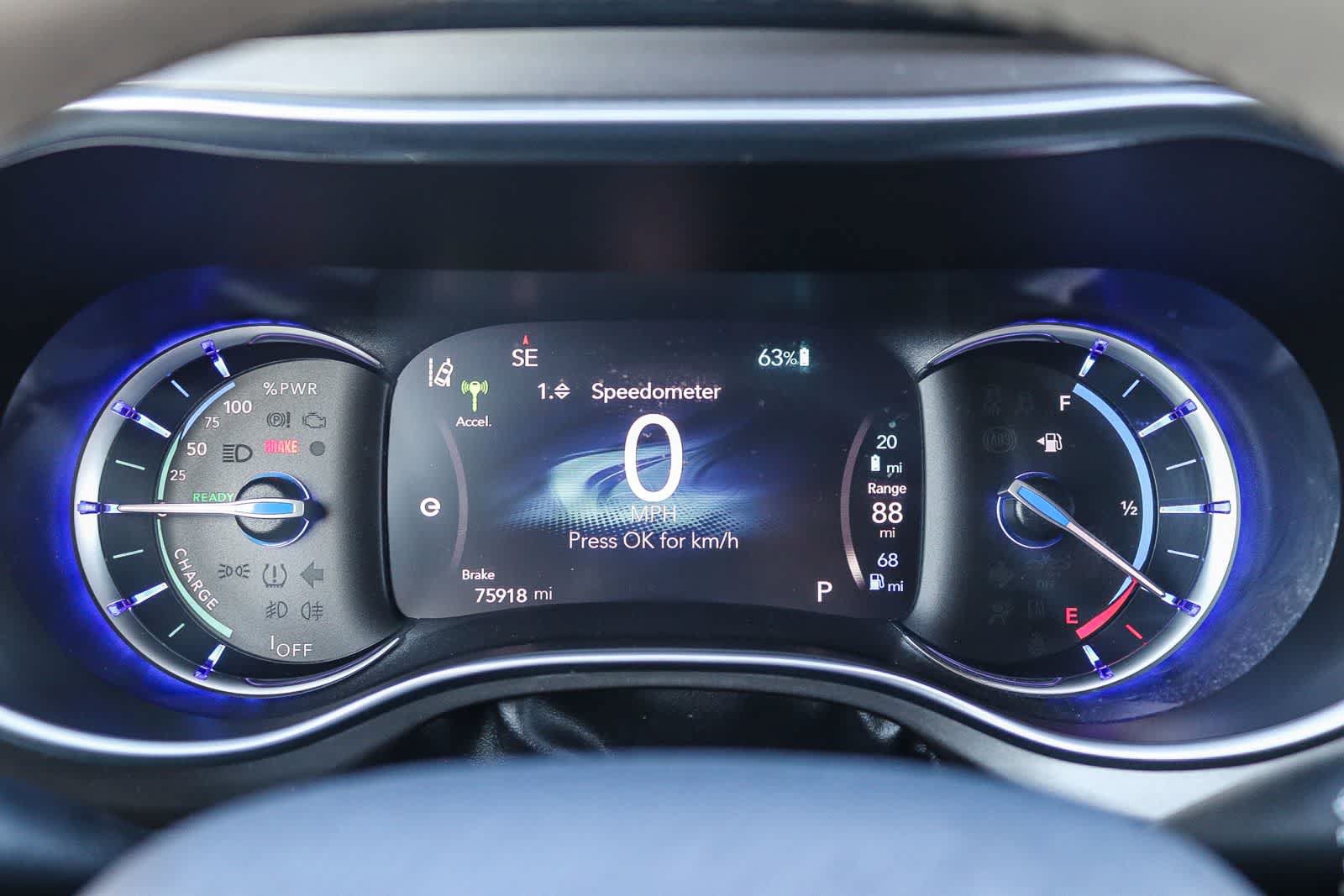 Used 2019 Chrysler Pacifica Limited w/ Advanced Safetytec Group FWD image 25