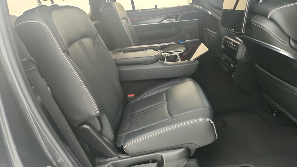 Used 2022 Jeep Grand Wagoneer Series II image 73