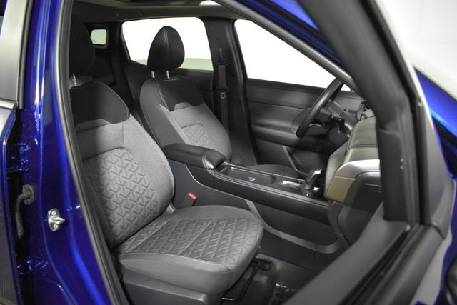 Used 2025 Nissan Kicks SV w/ SV Premium Package AWD/4WD image 30