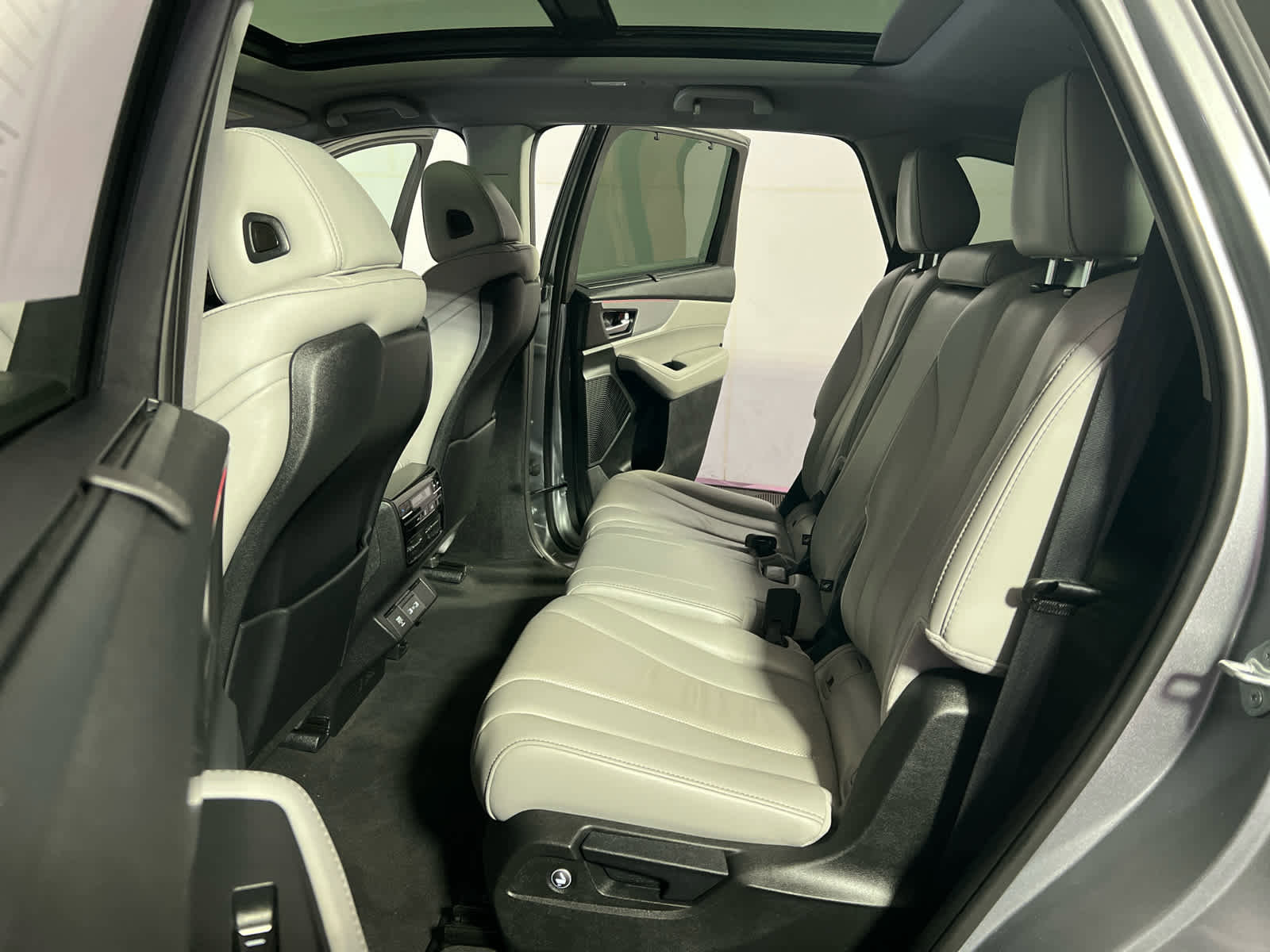 Certified 2023 Acura MDX SH-AWD w/ Technology Package image 24