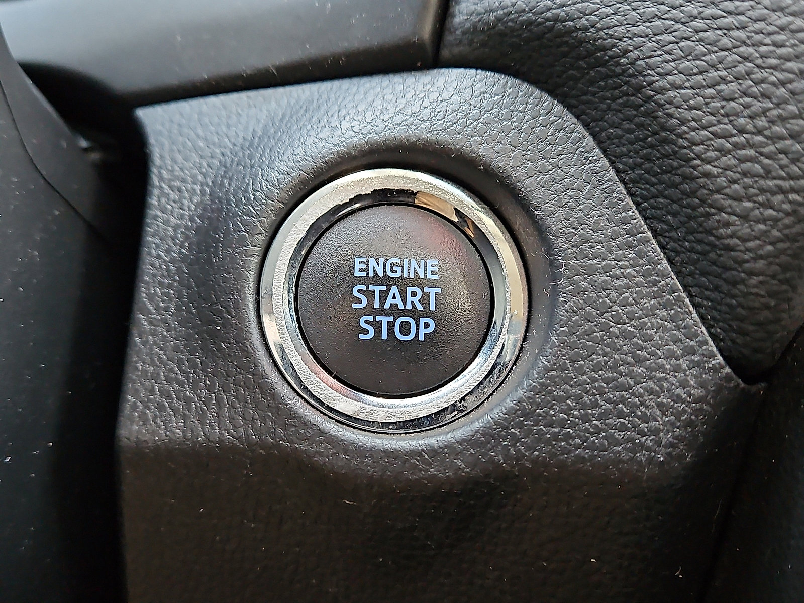 Used 2022 Toyota RAV4 XLE image 19