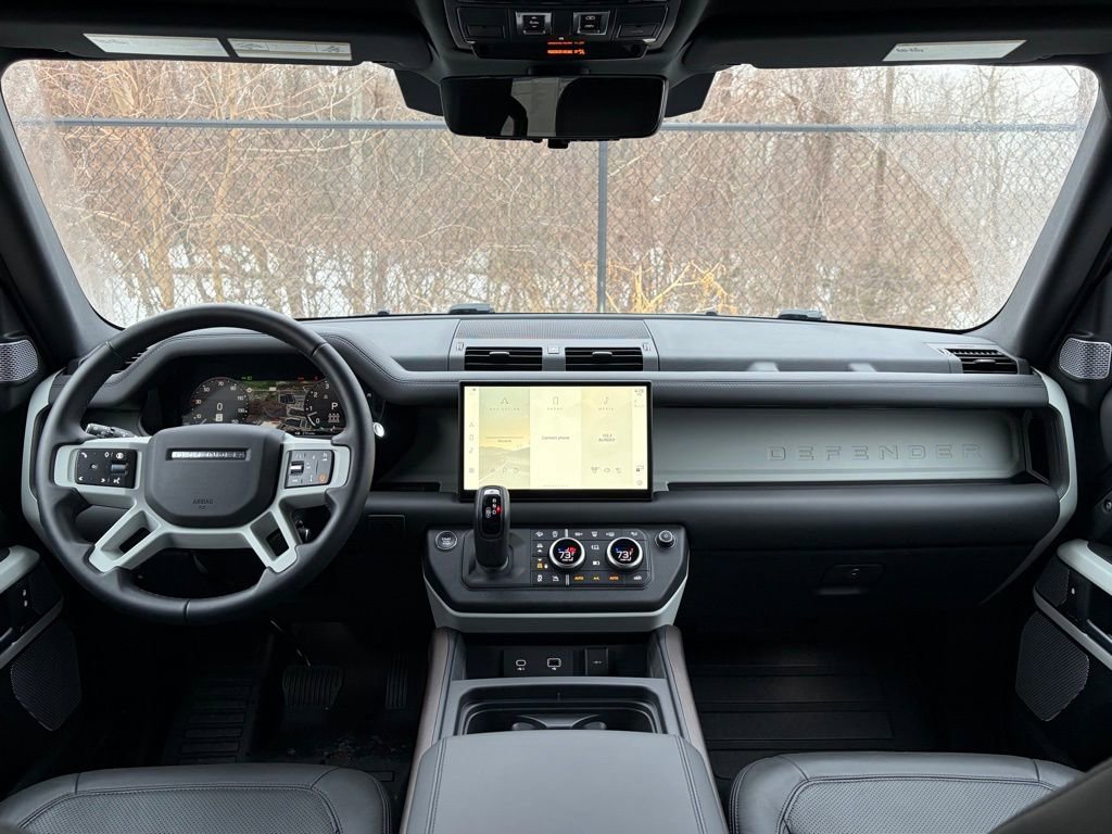 Used 2024 Land Rover Defender 130 S image 18
