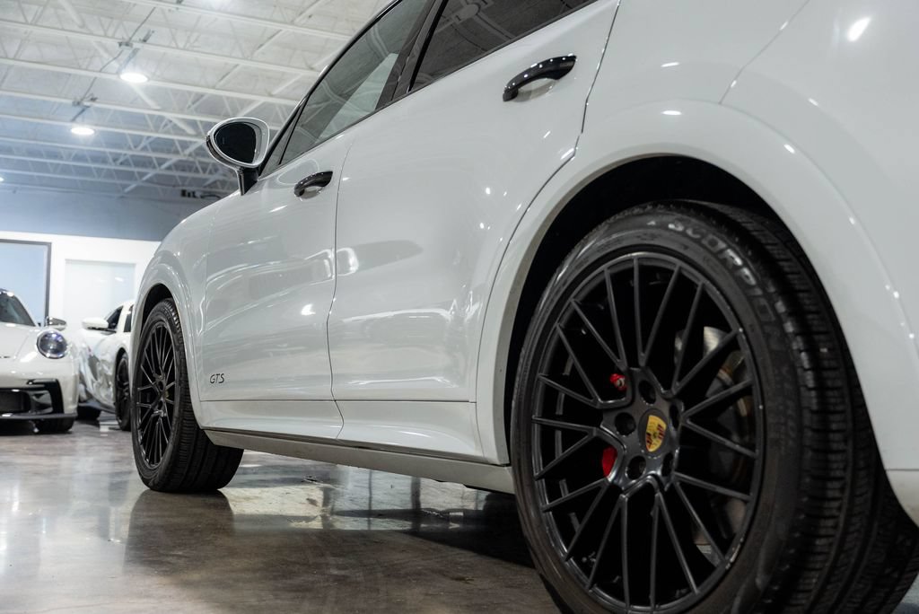Used 2021 Porsche Cayenne GTS AWD/4WD image 36