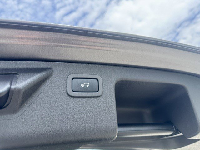 Used 2018 Land Rover Discovery Sport HSE AWD/4WD image 34