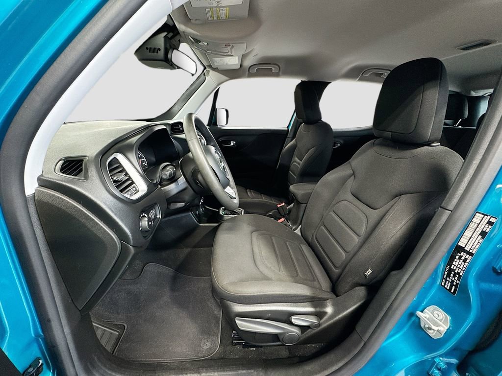 Used 2021 Jeep Renegade Latitude AWD/4WD image 12