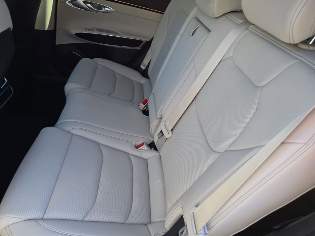 New 2026 Genesis GV70 2.5T image 10