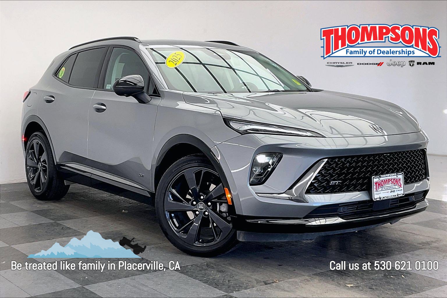 Used 2025 Buick Envision Sport Touring image 1