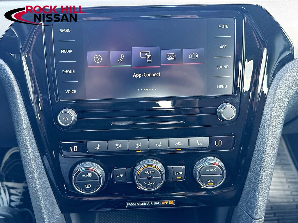 Used 2021 Volkswagen Passat 2.0T SE image 16