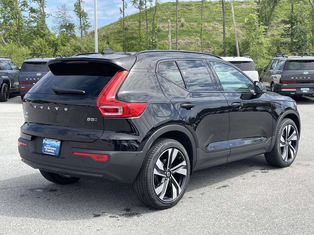 New 2026 Volvo XC40 B5 Plus w/ Protection Package Premier AWD/4WD image 29
