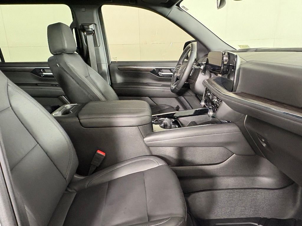 Used 2026 Chevrolet Suburban Z71 w/ Comfort Package AWD/4WD image 14