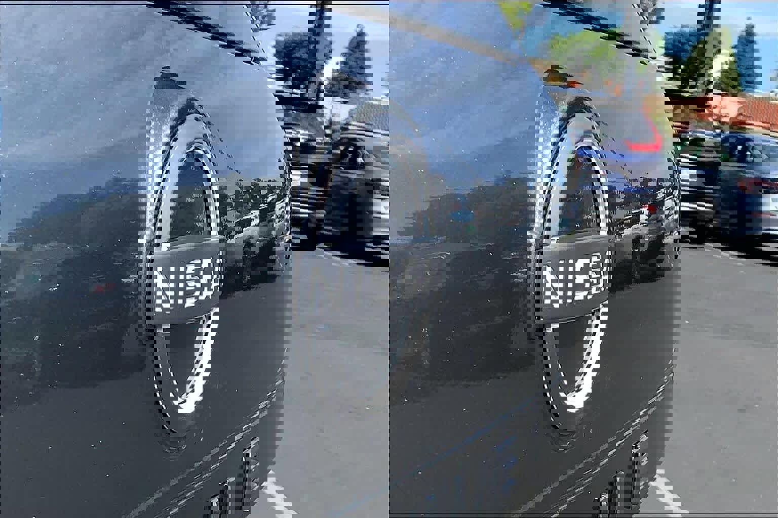 Used 2025 Nissan Rogue SV image 29