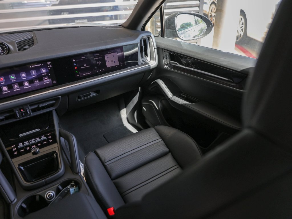 New 2026 Porsche Cayenne S AWD/4WD image 31