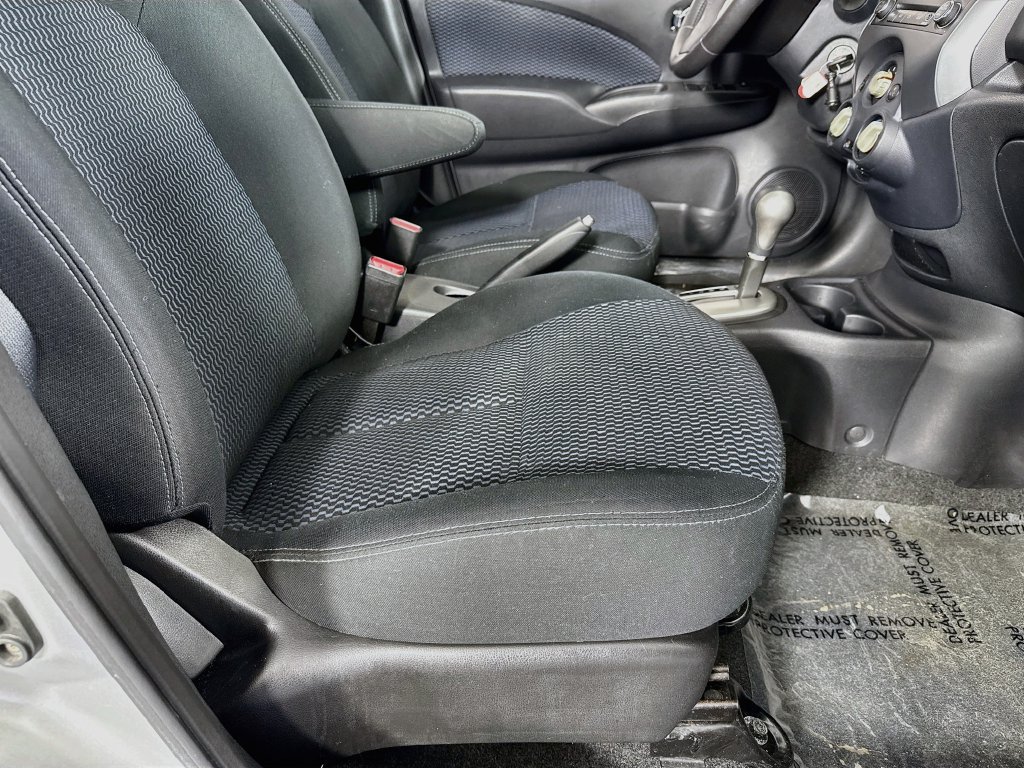 Used 2014 Nissan Versa Note SV FWD image 29