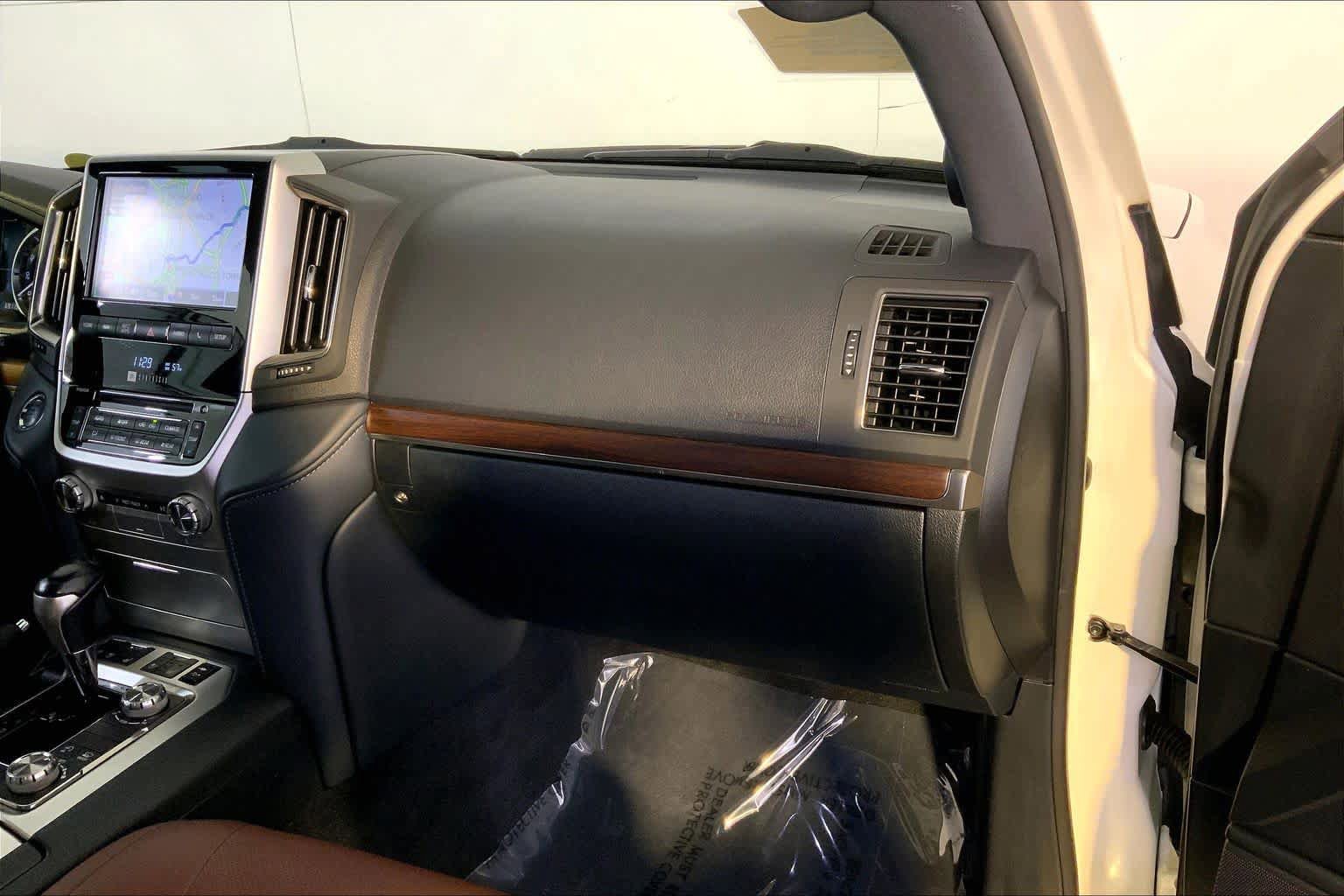 Used 2019 Toyota Land Cruiser AWD/4WD image 19