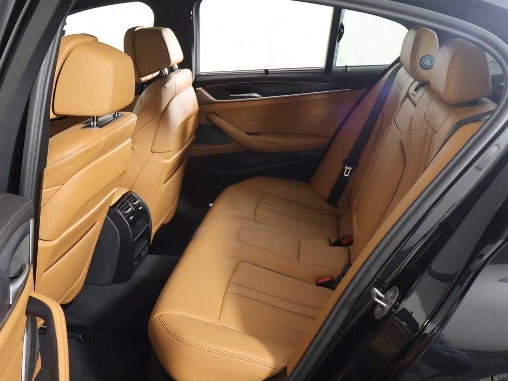Used 2023 BMW M550i xDrive w/ Executive Package AWD/4WD image 32