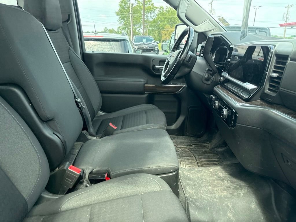 Used 2024 Chevrolet Silverado 2500 LT AWD/4WD image 28