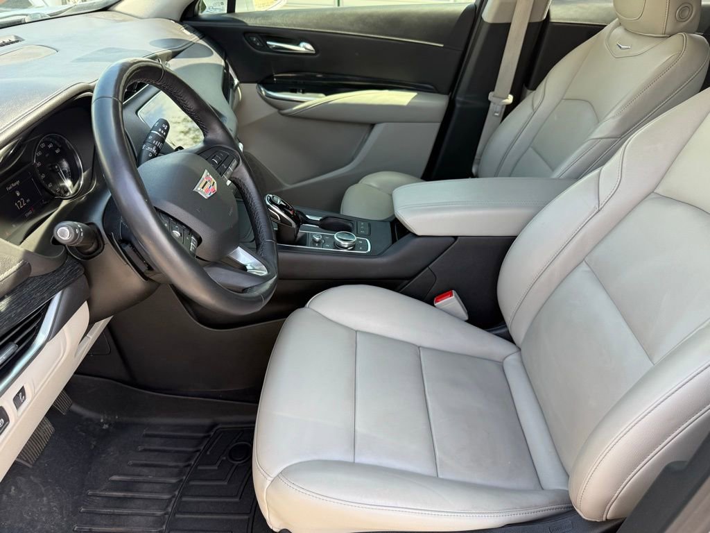 Used 2020 Cadillac XT4 Premium Luxury w/ Cold Weather Package FWD image 11