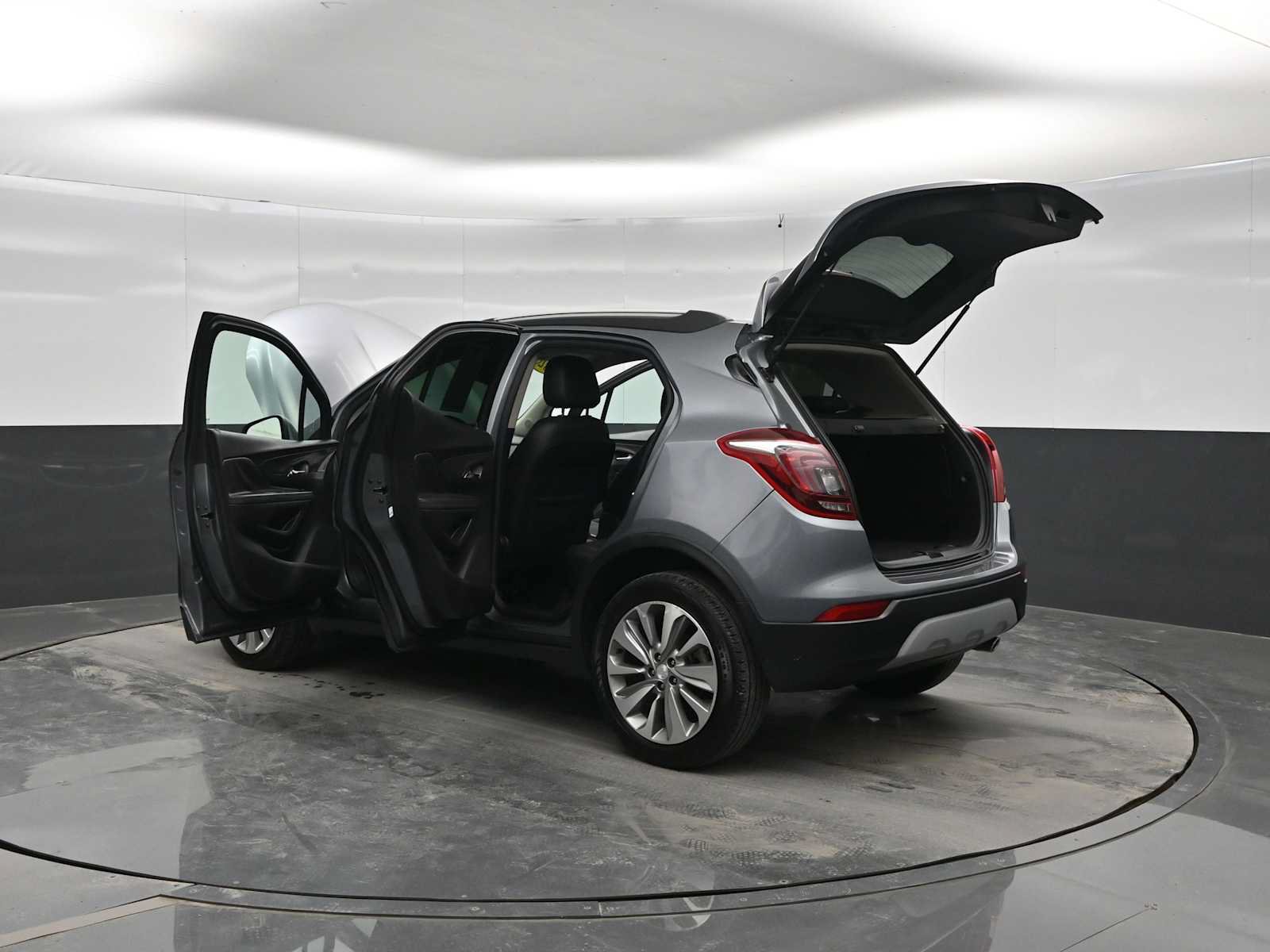 Used 2020 Buick Encore Preferred FWD image 21