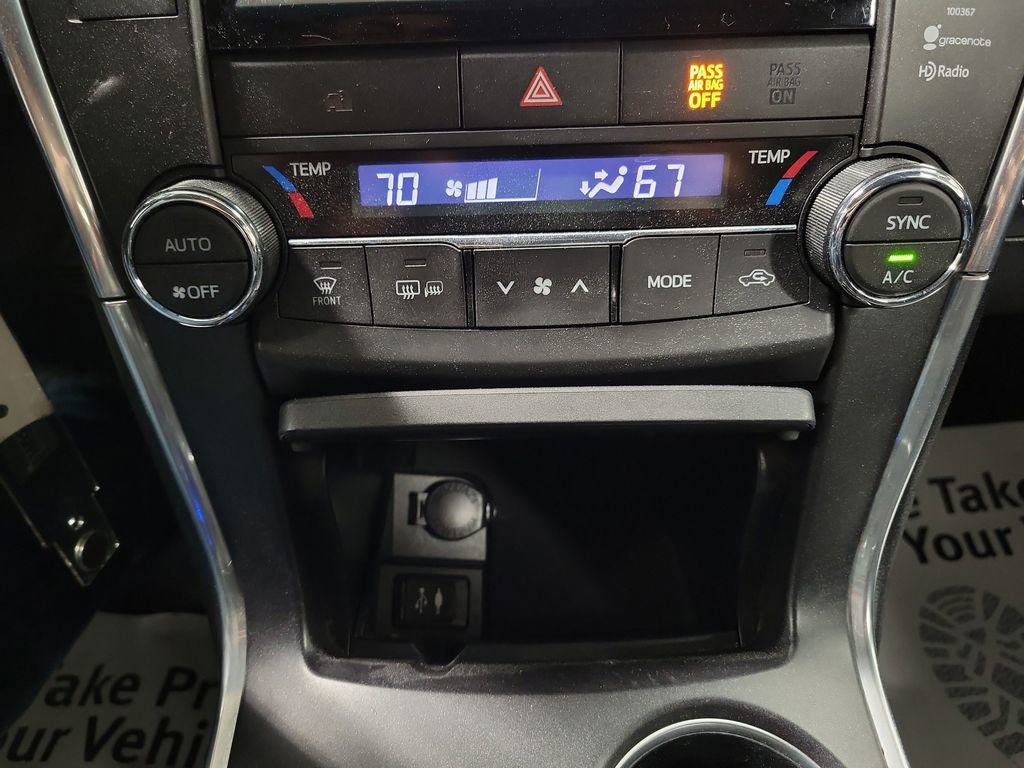 Used 2015 Toyota Camry XSE image 17