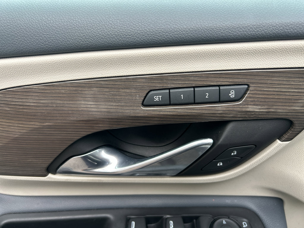 Used 2022 GMC Terrain Denali w/ Denali Premium Package image 24