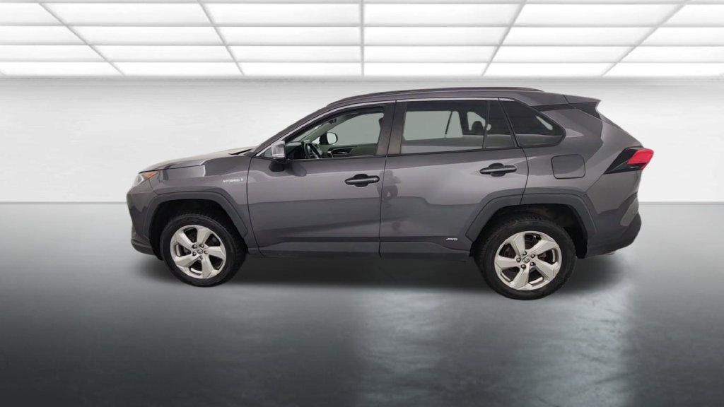 Used 2021 Toyota RAV4 XLE Premium AWD/4WD image 3