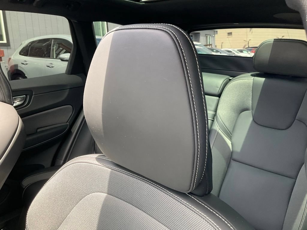 Used 2021 Volvo XC60 T8 R-Design w/ Advanced Package AWD/4WD image 19