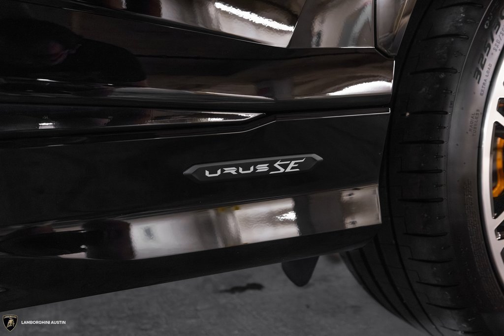 Used 2025 Lamborghini Urus SE image 8