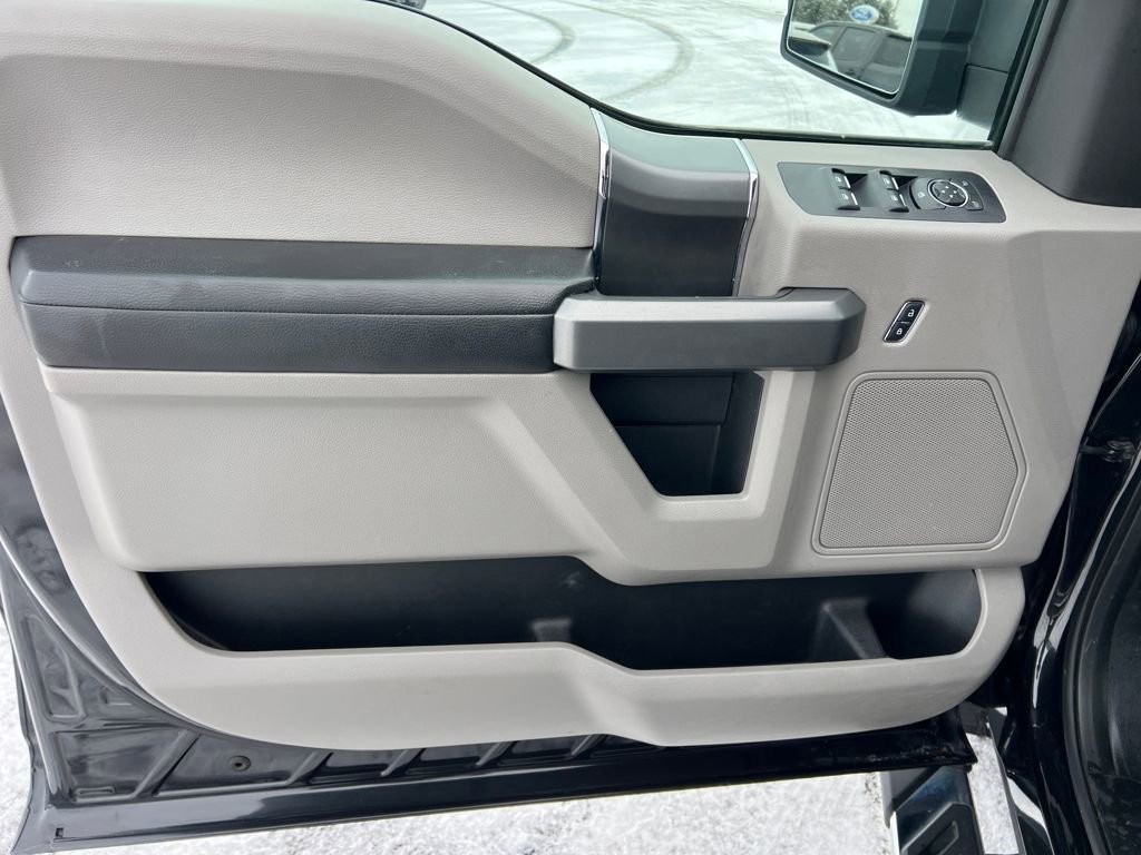 Used 2015 Ford F150 XLT w/ Equipment Group 302A Luxury image 12