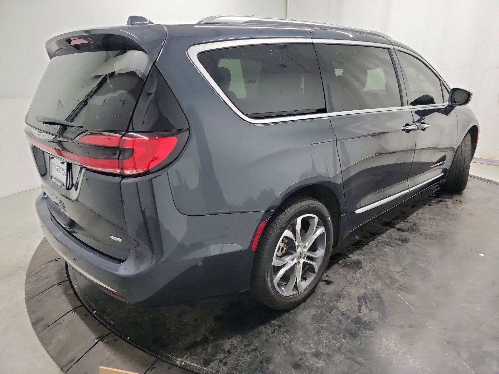 Used 2021 Chrysler Pacifica Pinnacle image 11