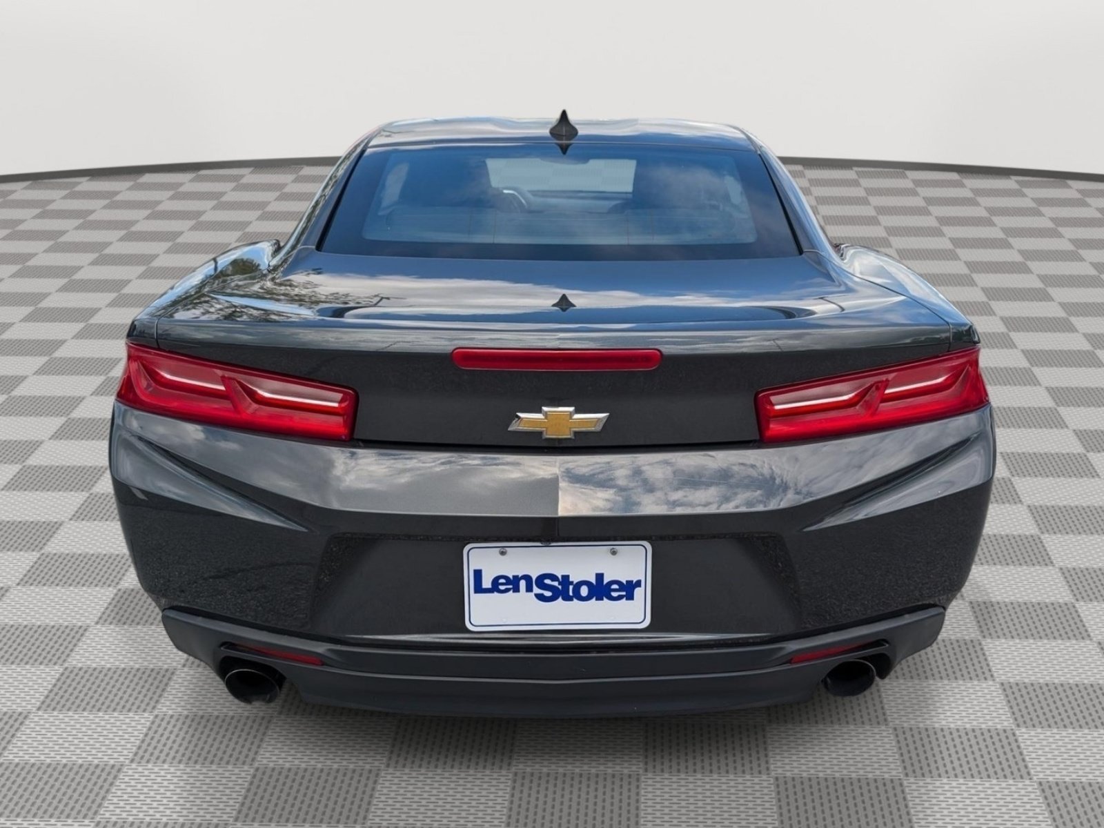 Used 2018 Chevrolet Camaro LS w/ Technology Package RWD image 4