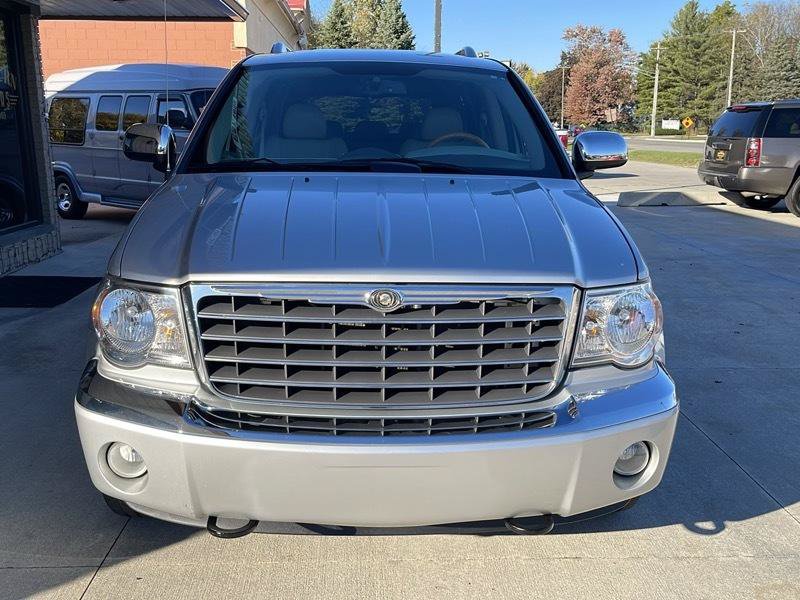 Used 2008 Chrysler Aspen Limited AWD/4WD image 5