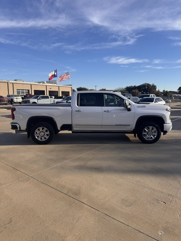 Used 2024 Chevrolet Silverado 2500 High Country w/ Technology Package image 9