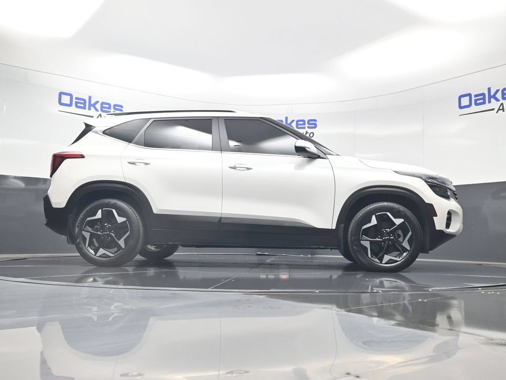 Used 2024 Kia Seltos EX AWD/4WD image 45