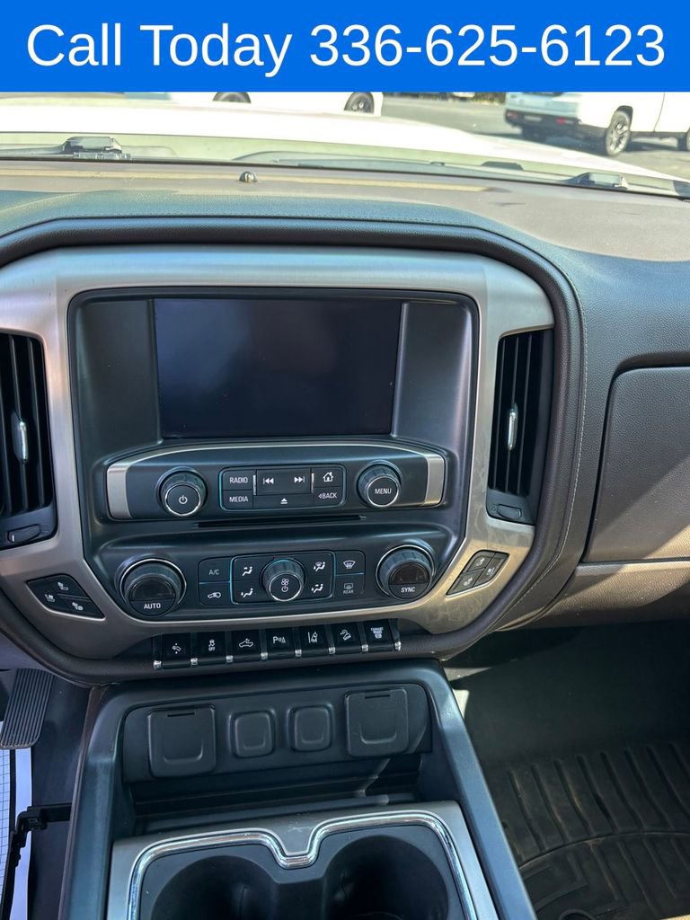Used 2017 GMC Sierra 2500 Denali w/ Duramax Plus Package AWD/4WD image 16