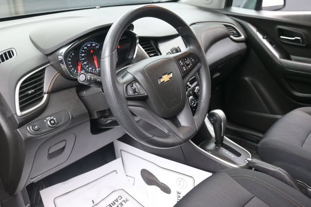 Used 2017 Chevrolet Trax LT FWD image 14