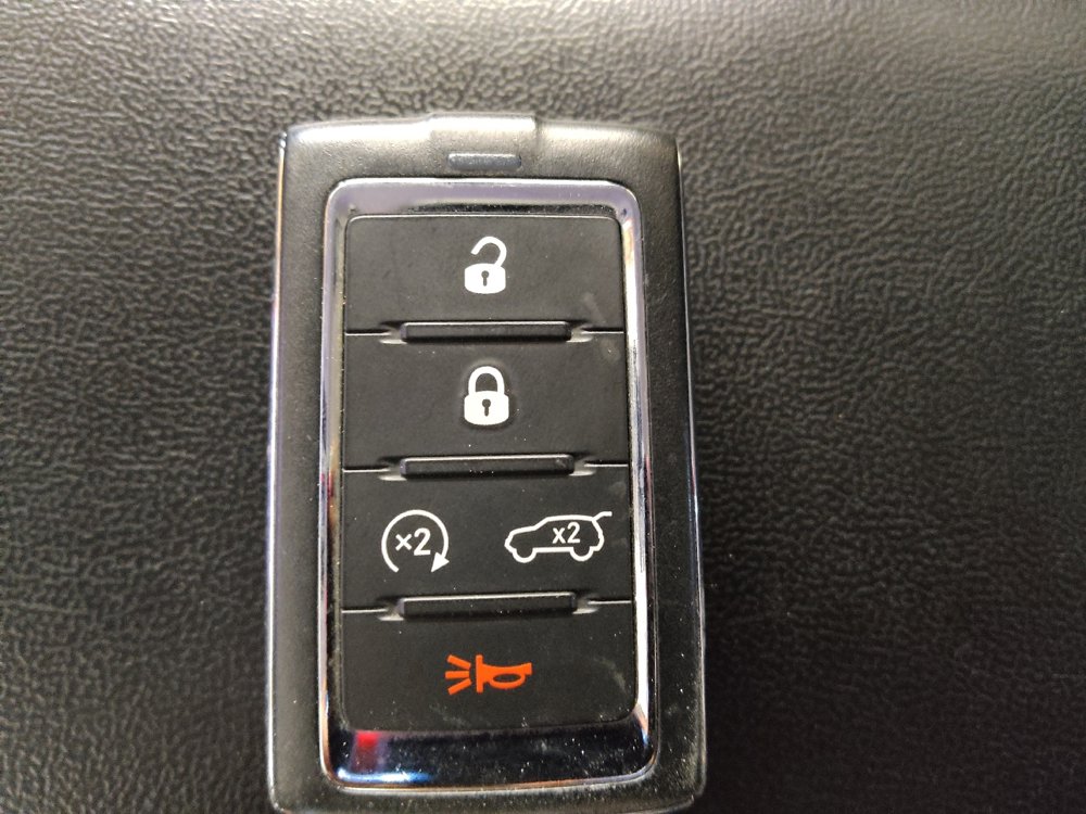 Used 2023 Jeep Grand Cherokee Limited w/ Black Appearance Package AWD/4WD image 32