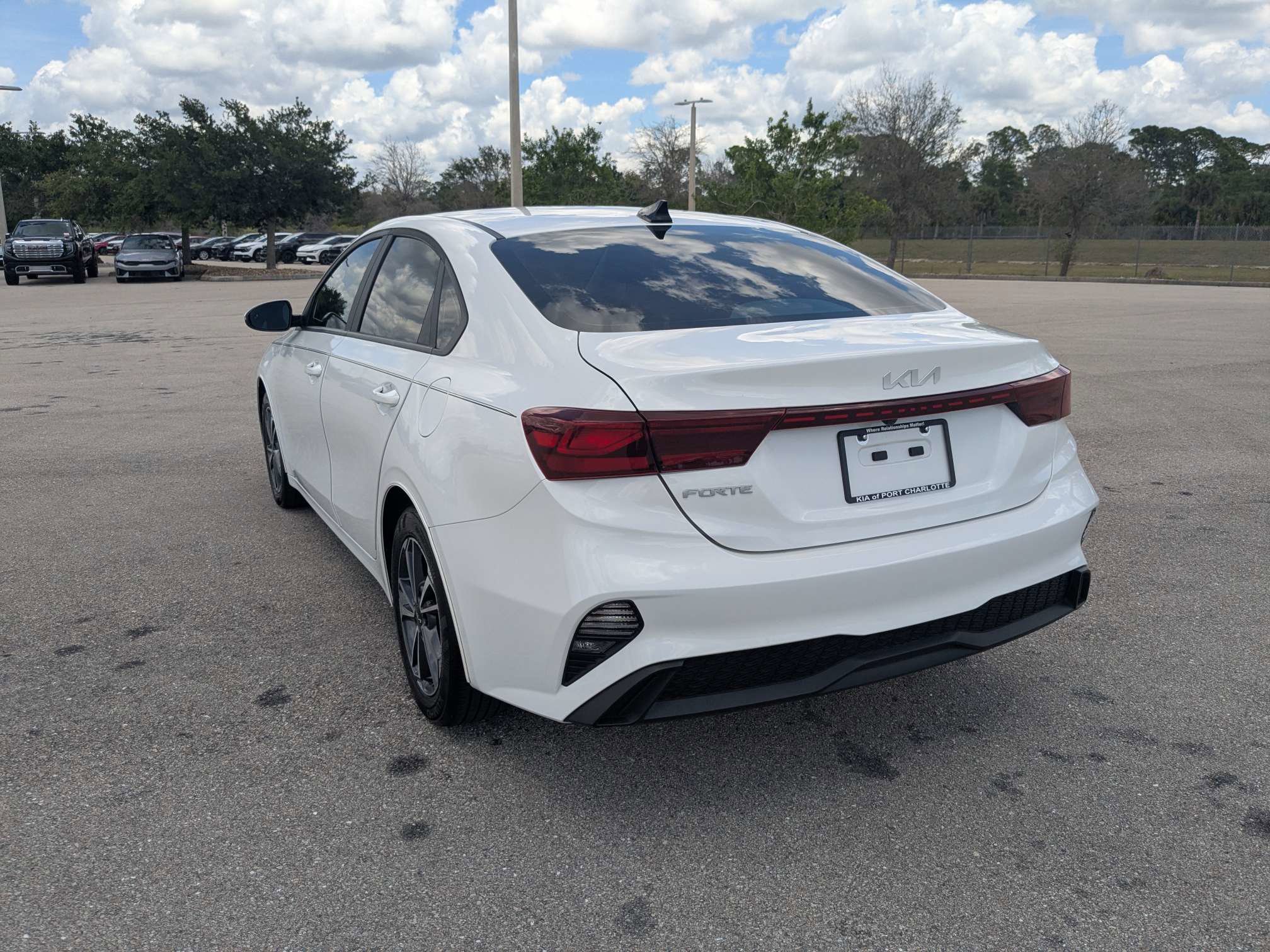 Certified 2022 Kia Forte LXS w/ LXS Technology Package FWD image 7