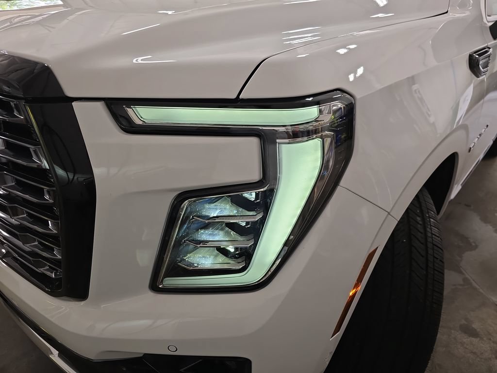 New 2026 GMC Yukon XL Denali Ultimate AWD/4WD image 36