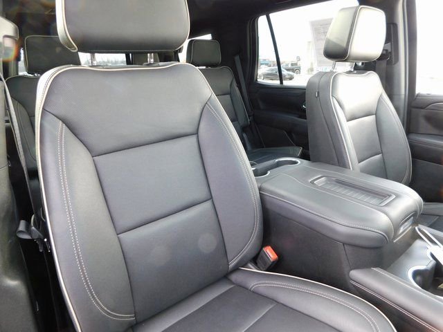 Used 2023 GMC Yukon SLT w/ SLT Luxury Package image 22