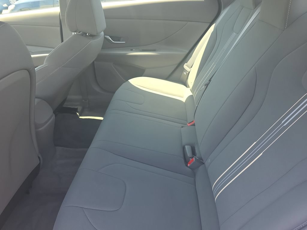 Used 2023 Hyundai Elantra SEL FWD image 22