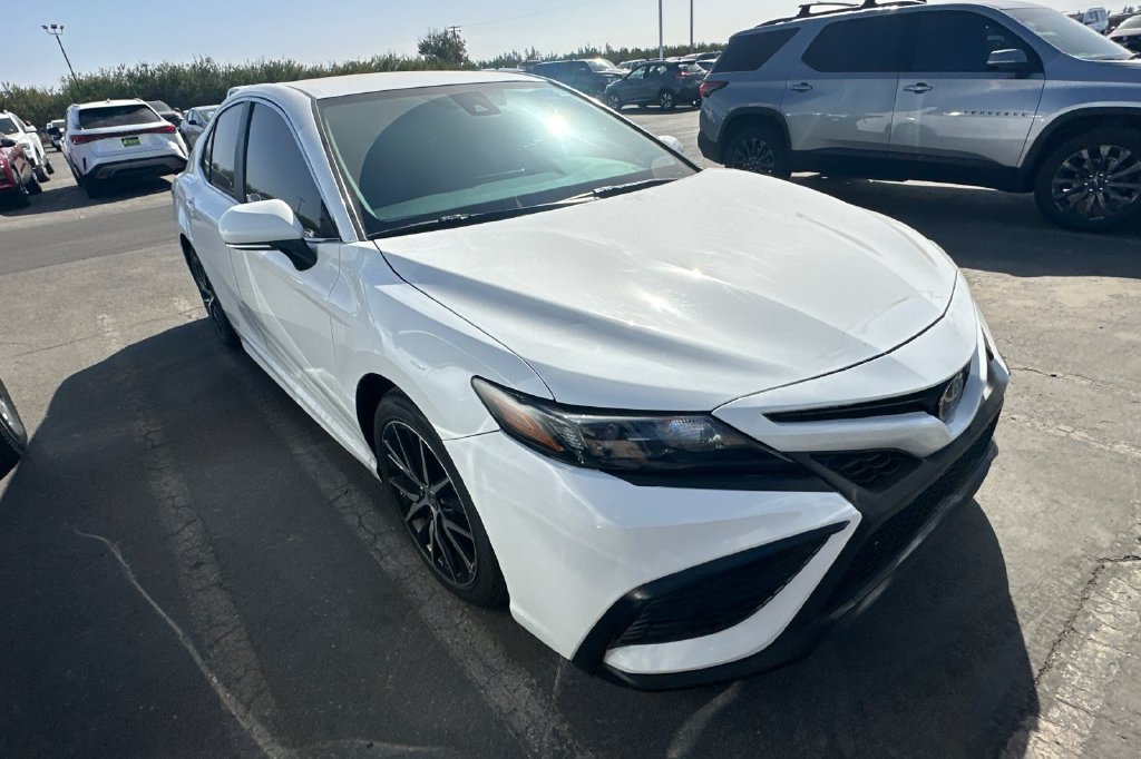 Used 2023 Toyota Camry SE w/ Protection Package (Q2) (TMS) FWD image 2