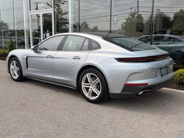 Used 2024 Porsche Panamera RWD image 4