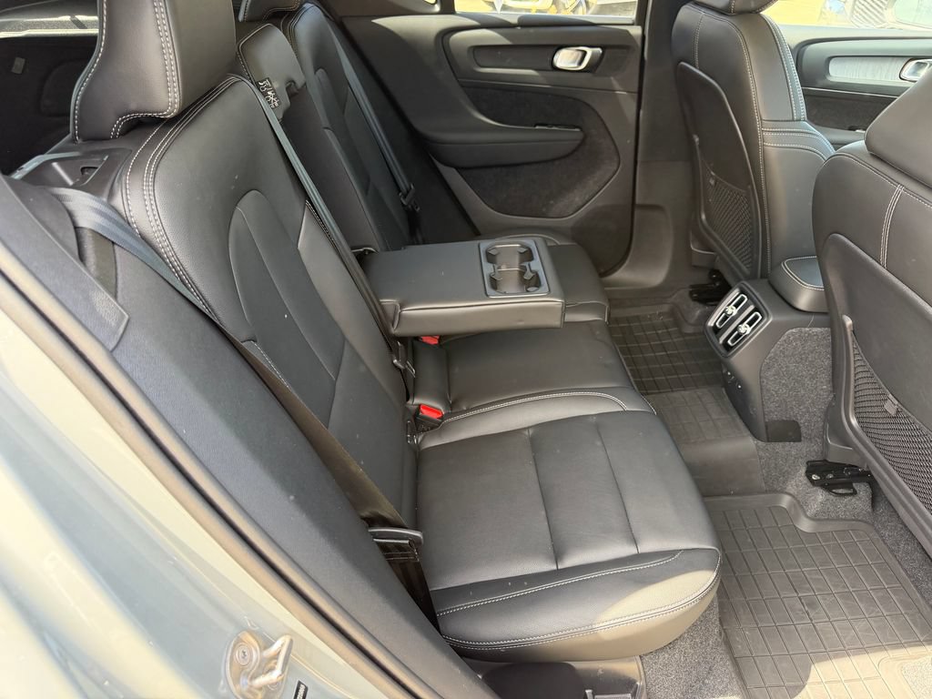 New 2026 Volvo XC40 B5 Plus w/ Protection Package Premier AWD/4WD image 11