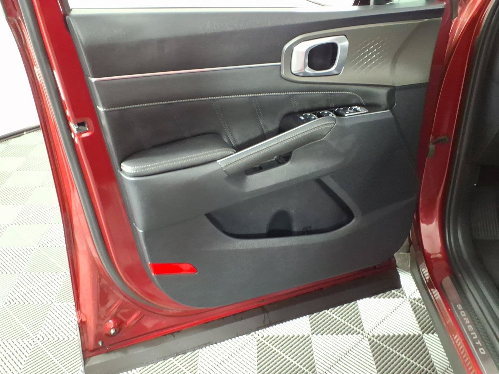 Used 2023 Kia Sorento SX FWD image 18
